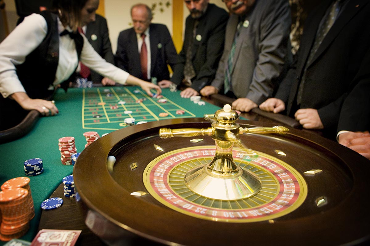 Stół do zabawy w ruletkę z obsługą krupiera - casino, casino wynajem